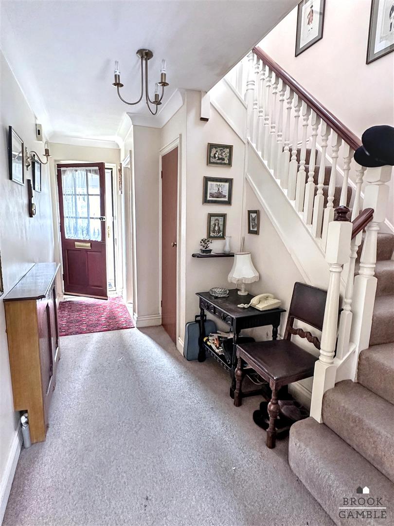 3 Bedroom House. Schofield Way in Eastbourne,  14